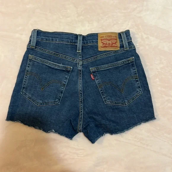 Levi jean shorts - Picture 5 of 5
